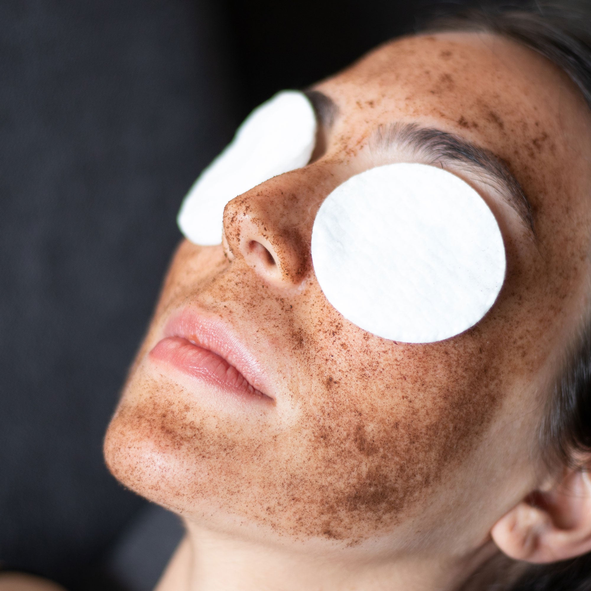 Salicylsäure-Peeling mit Kaffee, Walnuss und Vitamin E, 30 ml