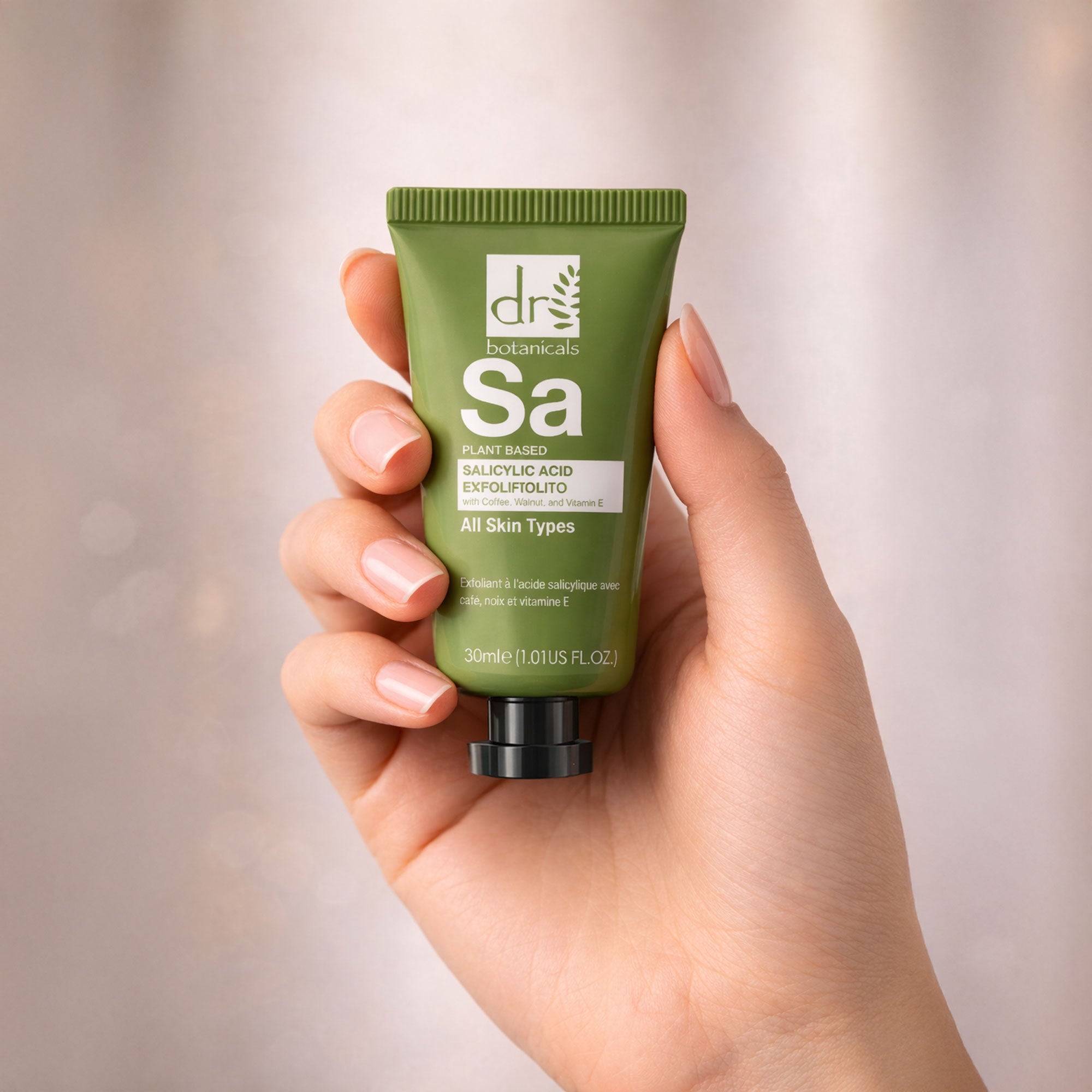 Salicylsäure-Peeling mit Kaffee, Walnuss und Vitamin E, 30 ml